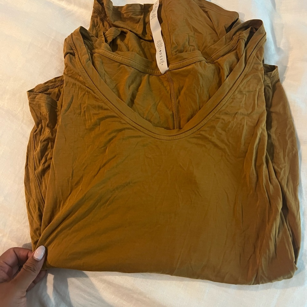 Lululemon top